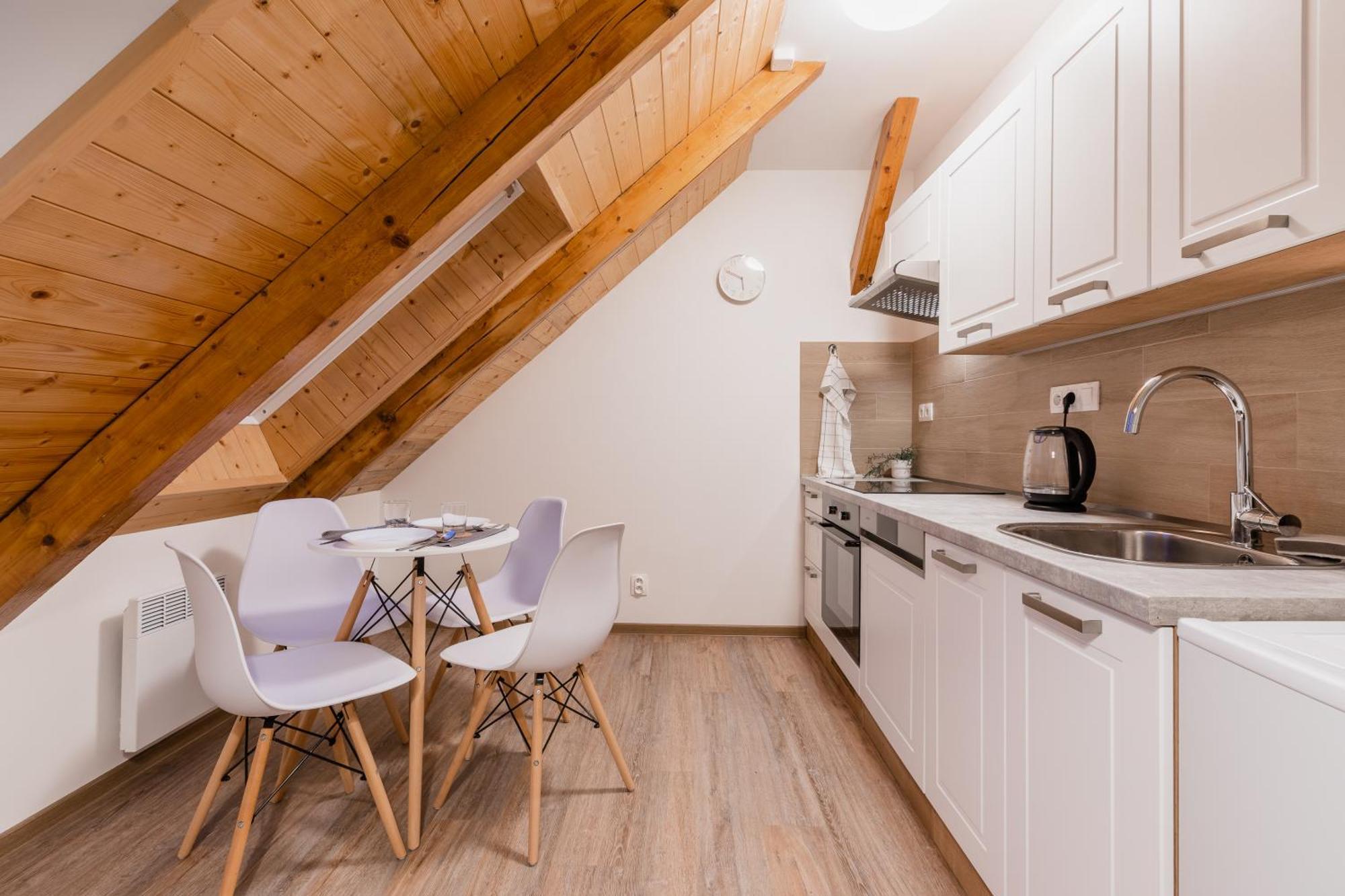 Romanticky Loft Parking U Hlavniho Nadrazi Olomouc Exterior photo